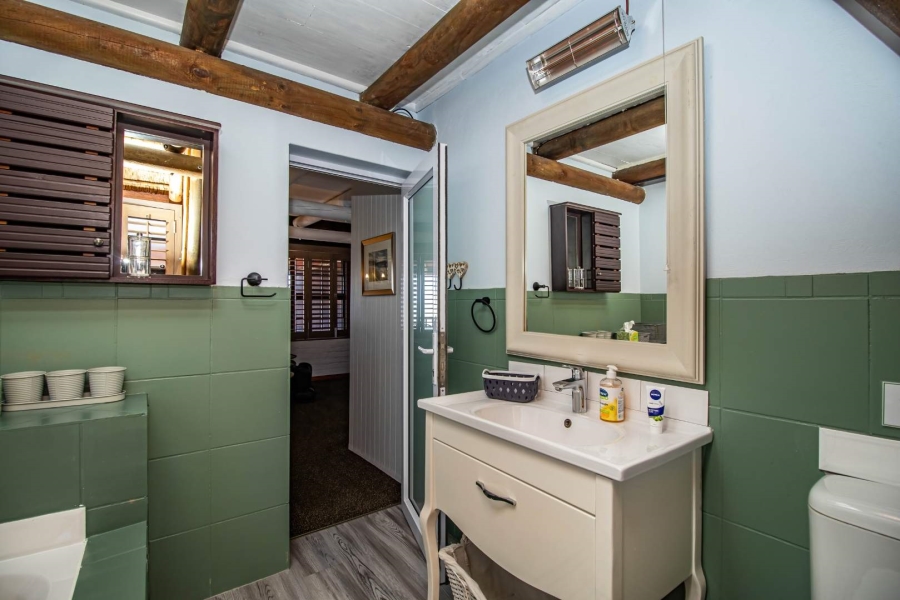 5 Bedroom Property for Sale in Stilbaai Wes Western Cape